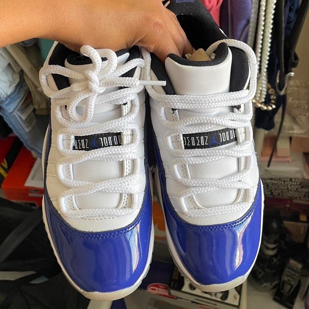 Air Jordan 11 Retro Low ❄️
